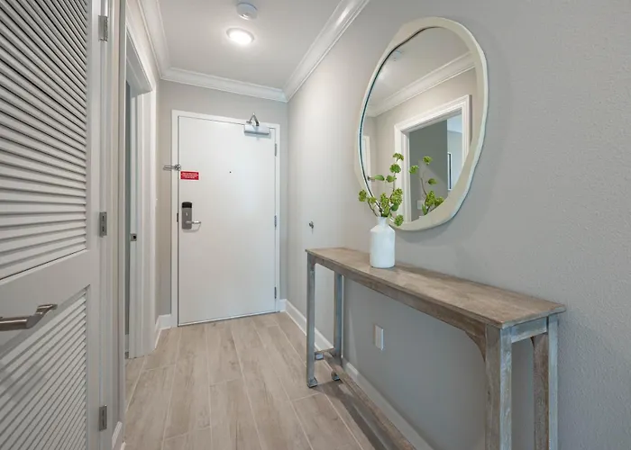 Phoenix Gulf Towers 405 Apartment