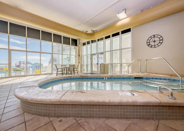Phoenix Gulf Towers 405 Apartment *